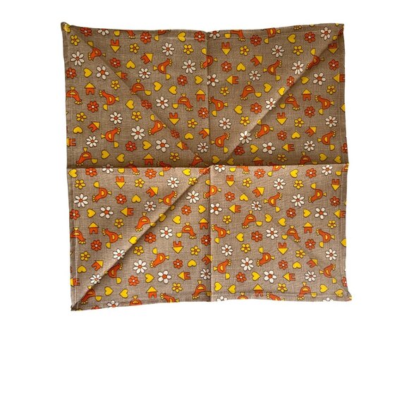 Set Of 4 Handmade Fish-Shaped Placemats Napkins With Chicken & Flower Print - Picture 4 of 7